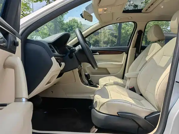 Volkswagen Lavida 2013