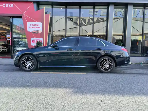 Mercedes-Benz C-Class 2024