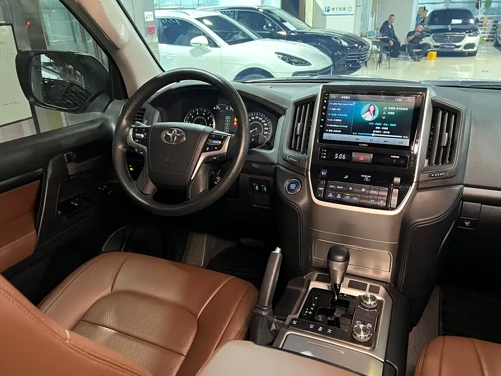Toyota Land Cruiser 2019 — фото 22