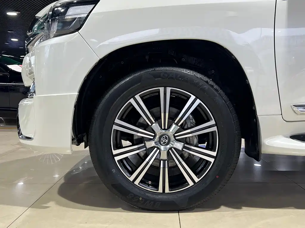 Toyota Land Cruiser 2019 — фото 10
