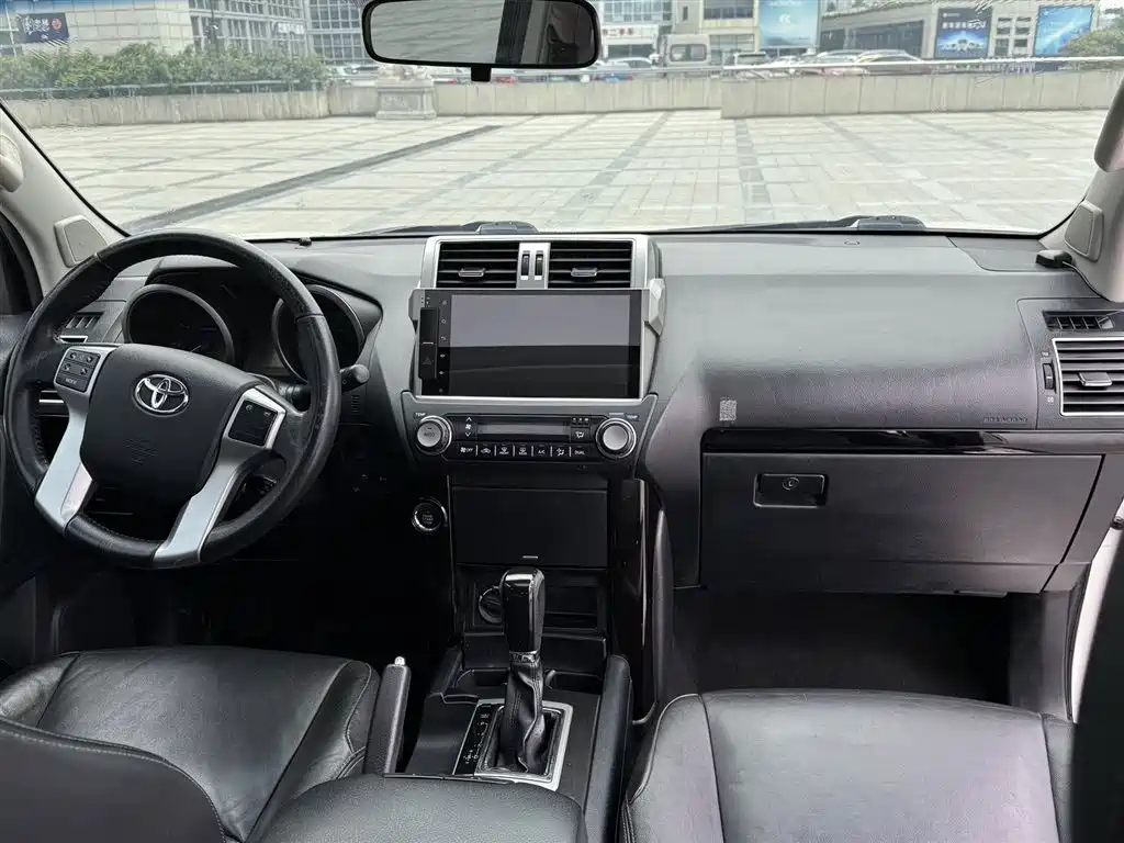 Toyota Prado 2016 — фото 15