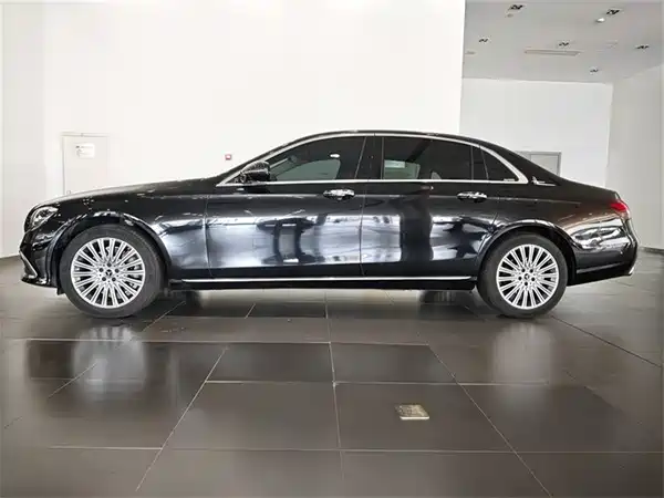 Mercedes-Benz E-Class 2022