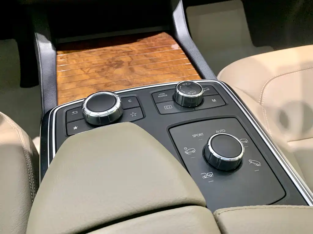 Mercedes-Benz M-Class 2015 — фото 12