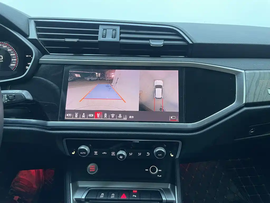 Audi Q3 2023 — фото 12