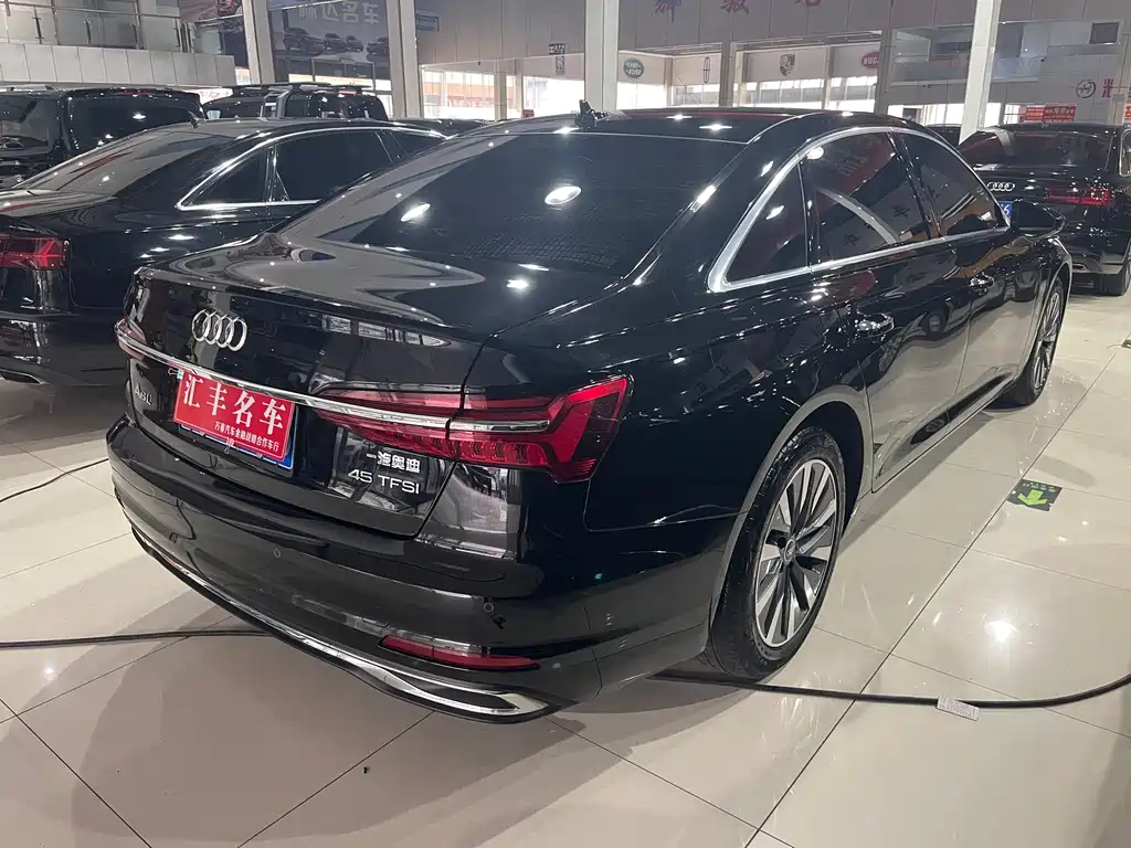 Audi A6L 2023 — фото 4
