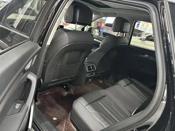 Audi Q5L 2022