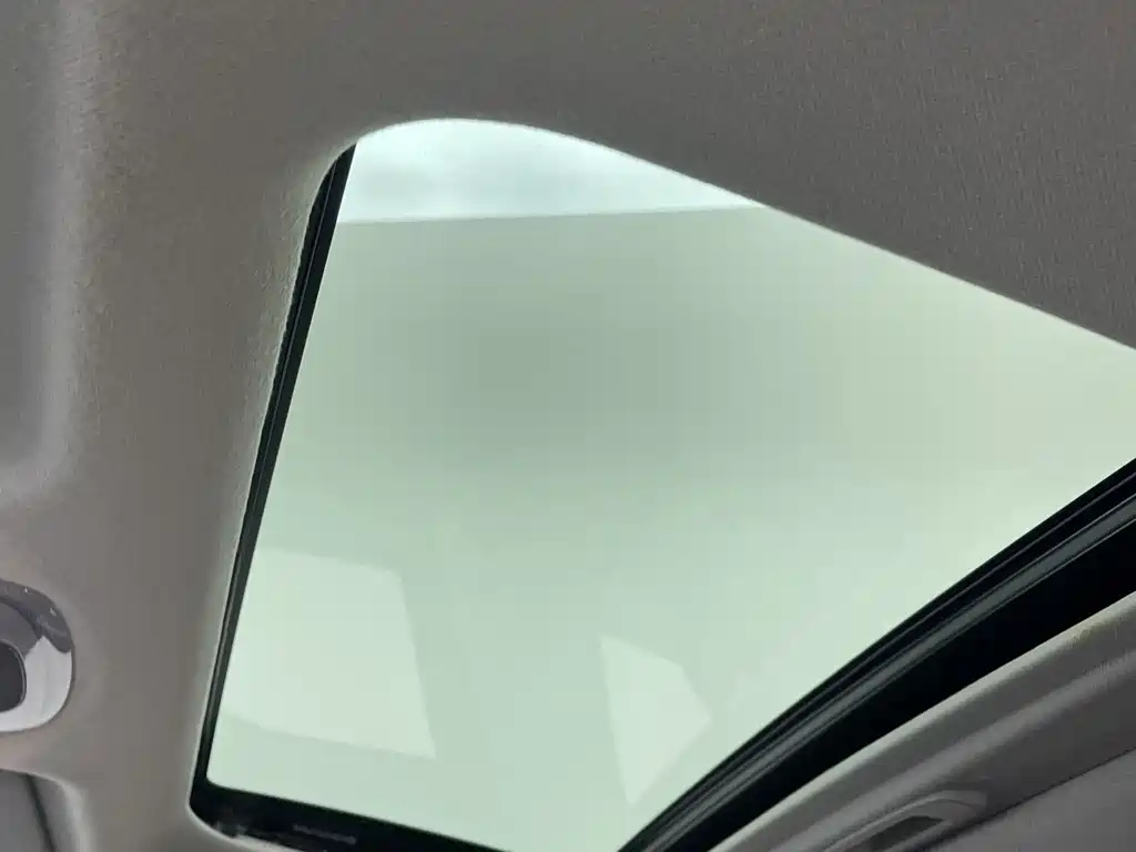 Hyundai Elantra 2022 — фото 20