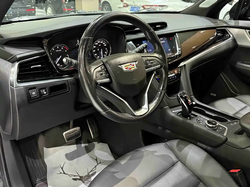 Cadillac XT6 2021 — фото 12