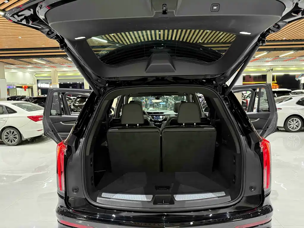 Cadillac XT6 2021 — фото 16