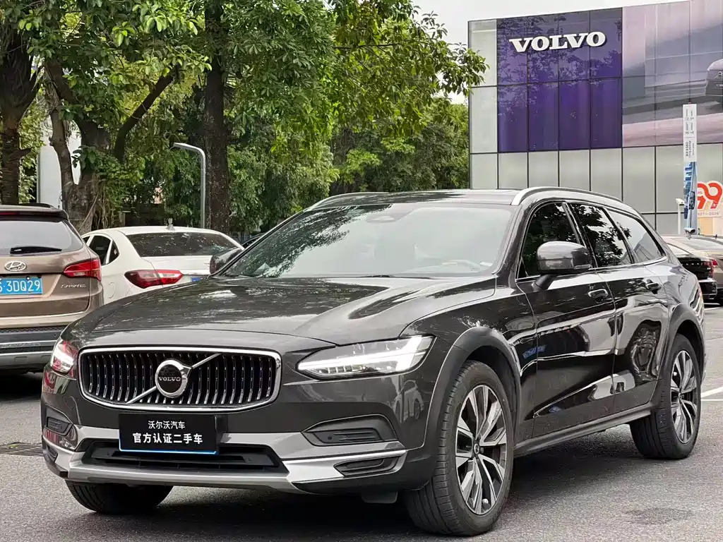 Volvo V90 2022 — фото 1