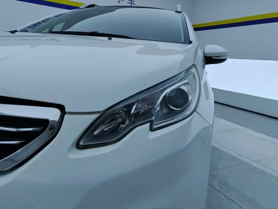 Peugeot 2008 2015
