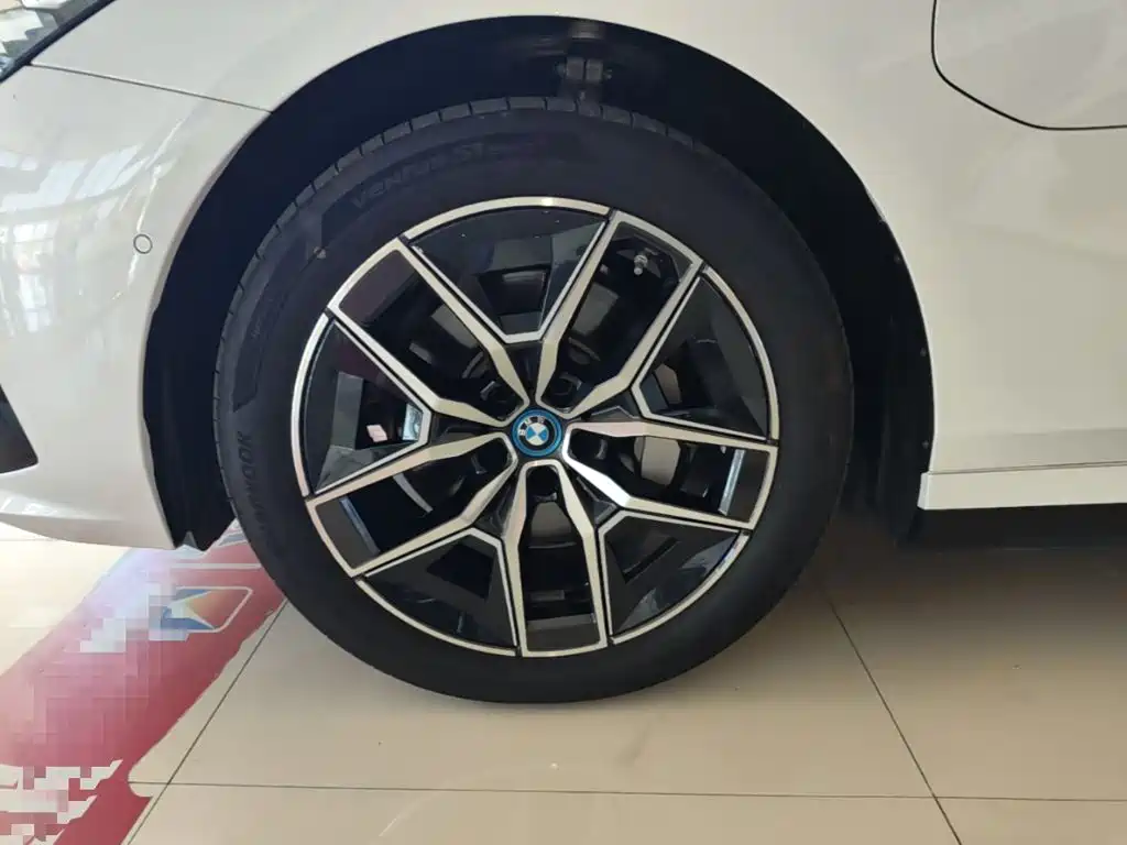 BMW i5 2025 — фото 23