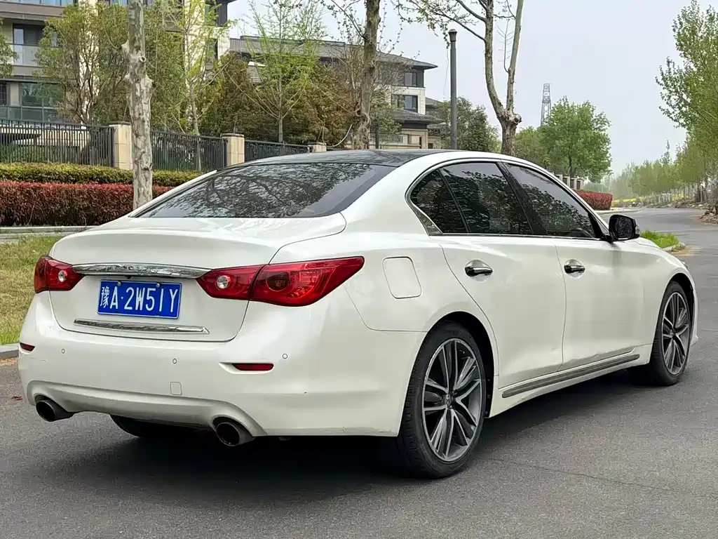 Infiniti Q50L 2015 — фото 4