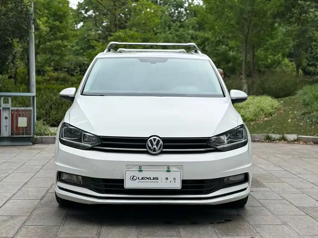 Volkswagen Touran 2019 — фото 1