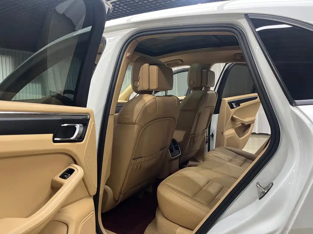 Porsche Macan 2015 — фото 10