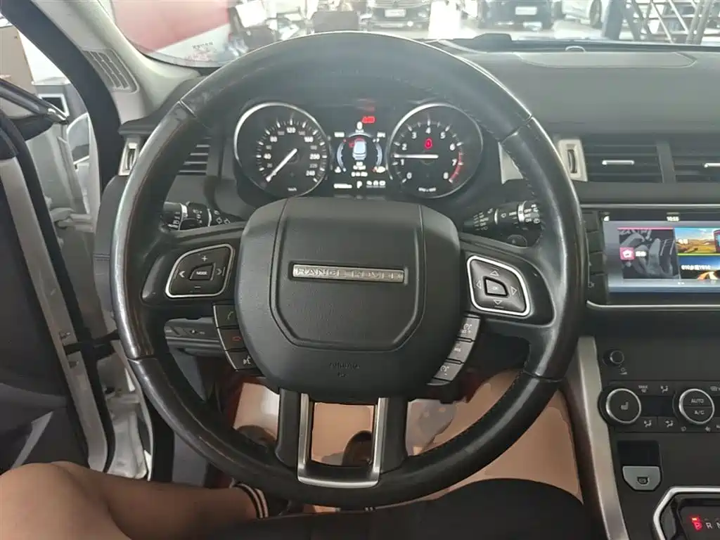 Land Rover Evoque 2017 — фото 11