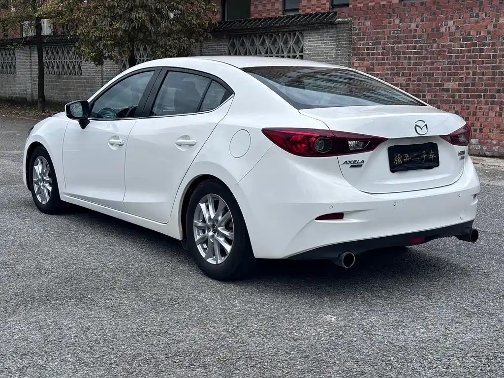 Mazda 3 Axela 2019 — фото 9