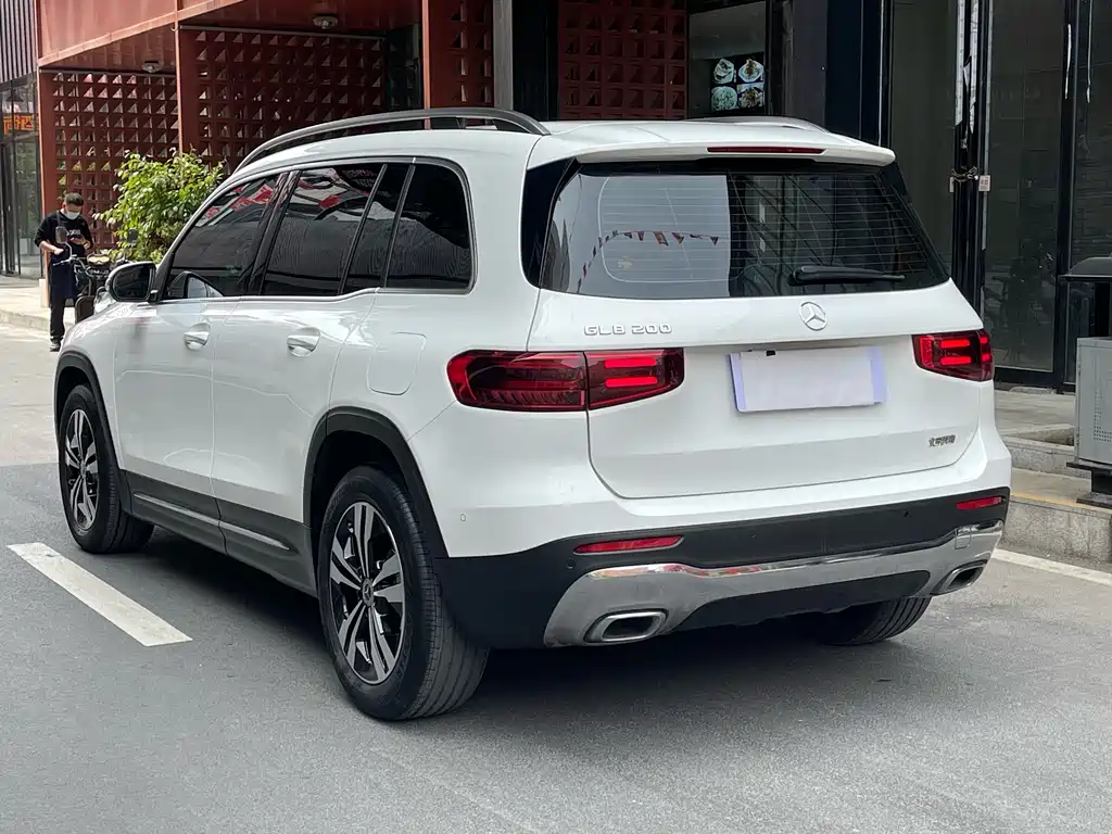 Mercedes-Benz GLB 2023 — фото 4