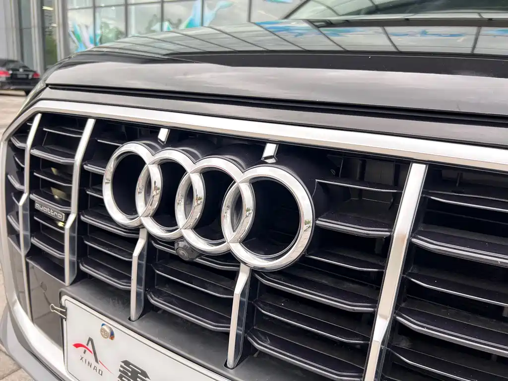 Audi Q7 2020 — фото 30