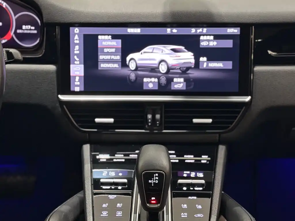 Porsche Cayenne 2021 — фото 13