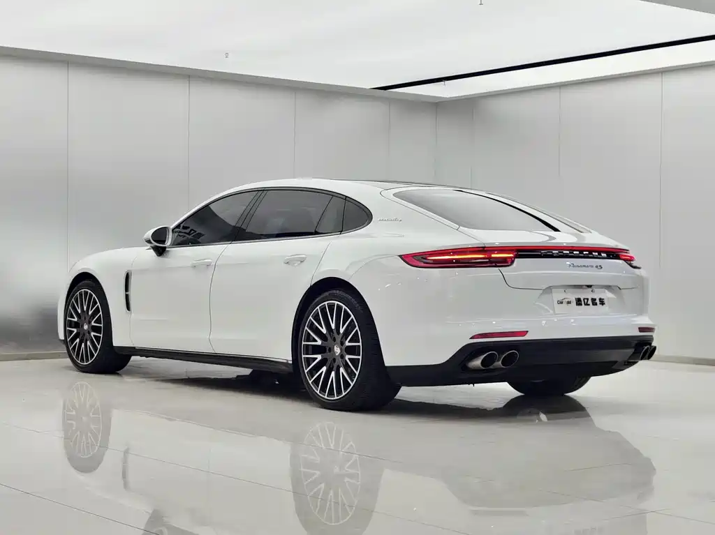 Porsche Panamera 2018 — фото 7