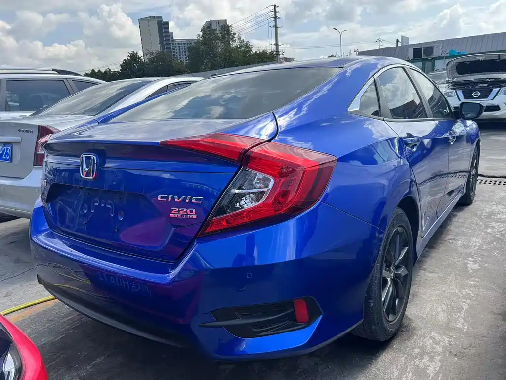 Honda Civic 2019 — фото 10