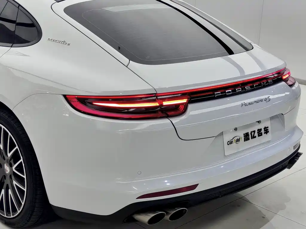 Porsche Panamera 2018 — фото 10