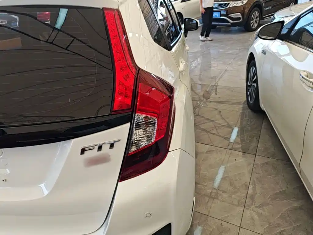 Honda Fit 2017 — фото 8