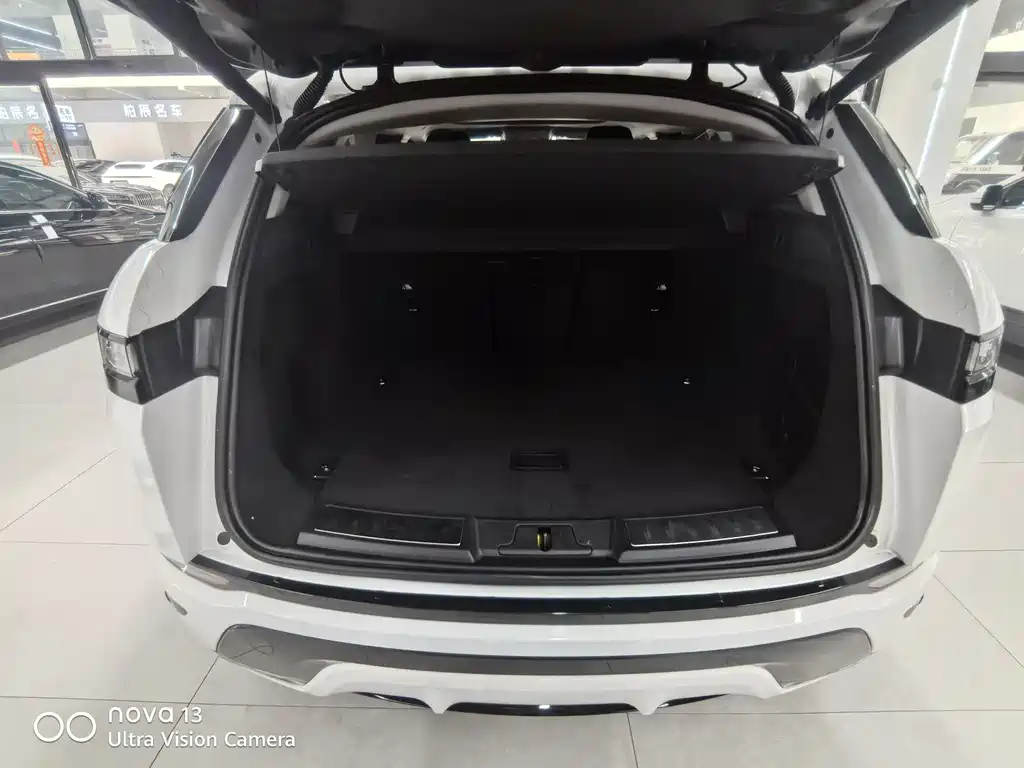 Land Rover Evoque 2023 — фото 11