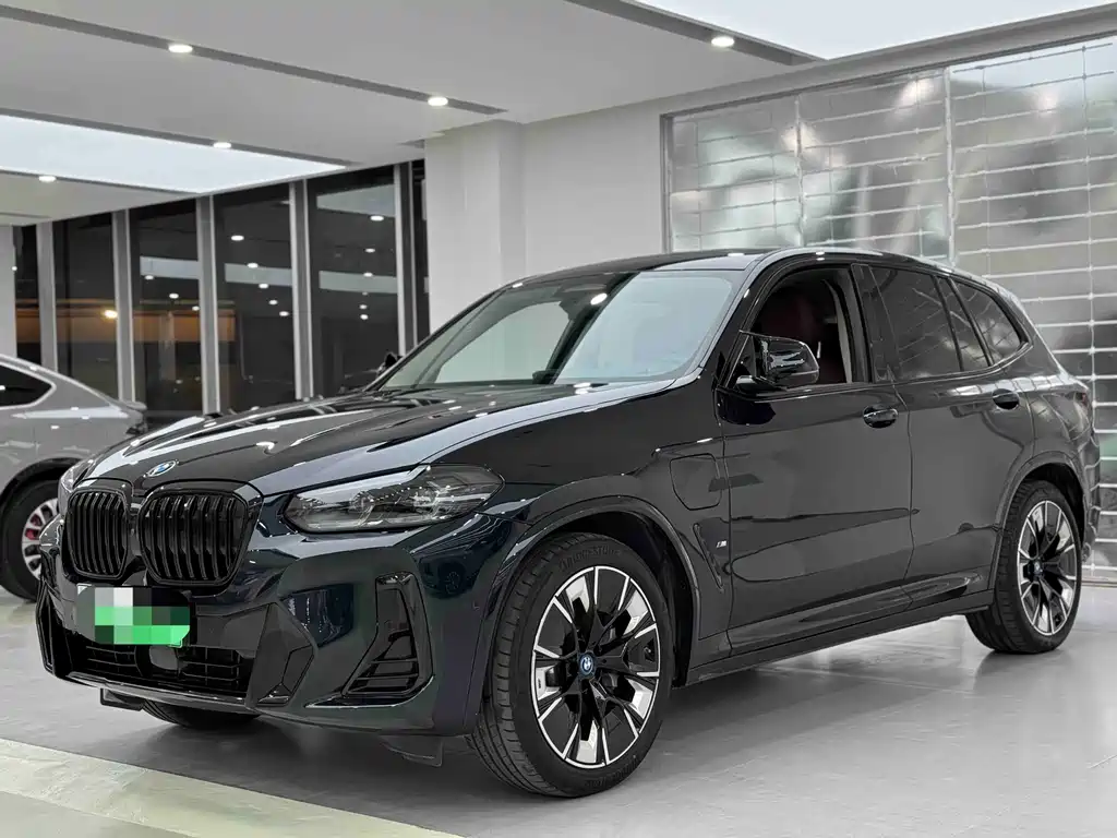 BMW iX3 2025