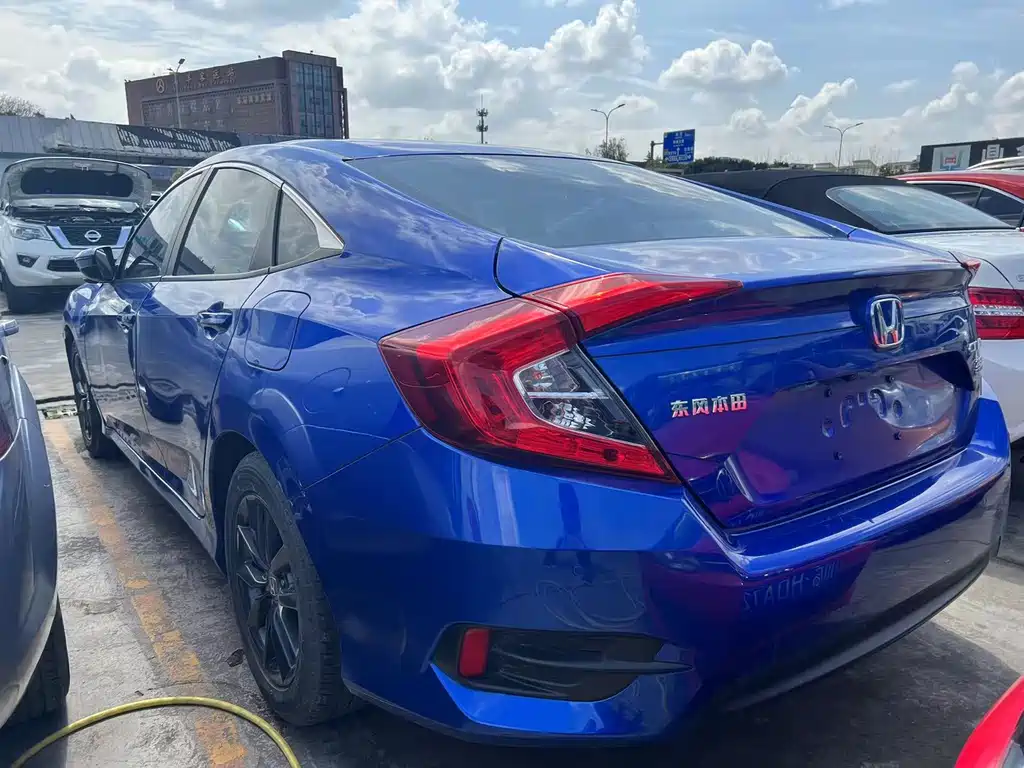 Honda Civic 2019 — фото 12