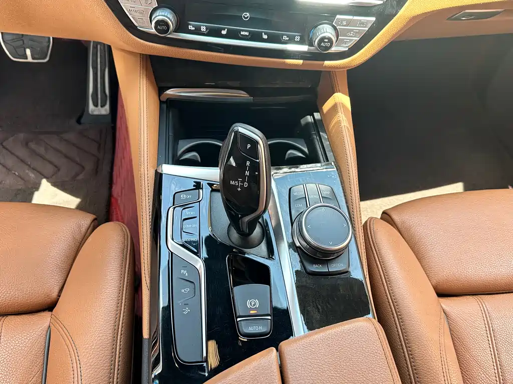 BMW 6 Series GT 2019 — фото 13