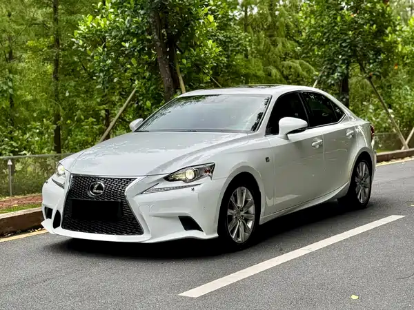 Lexus IS 2013