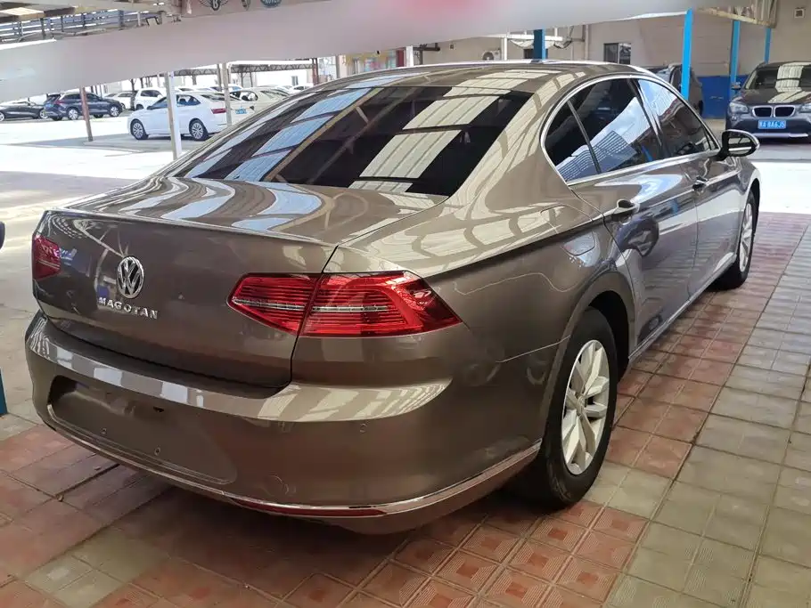 Volkswagen Magotan 2016