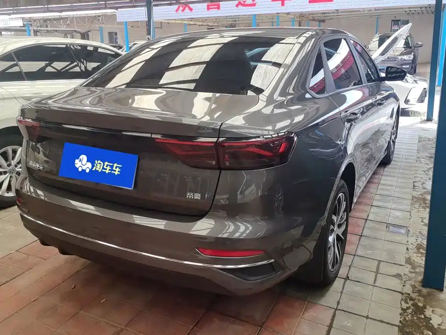 Geely Emgrand 2025