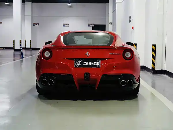 Ferrari F12berlinetta 2013