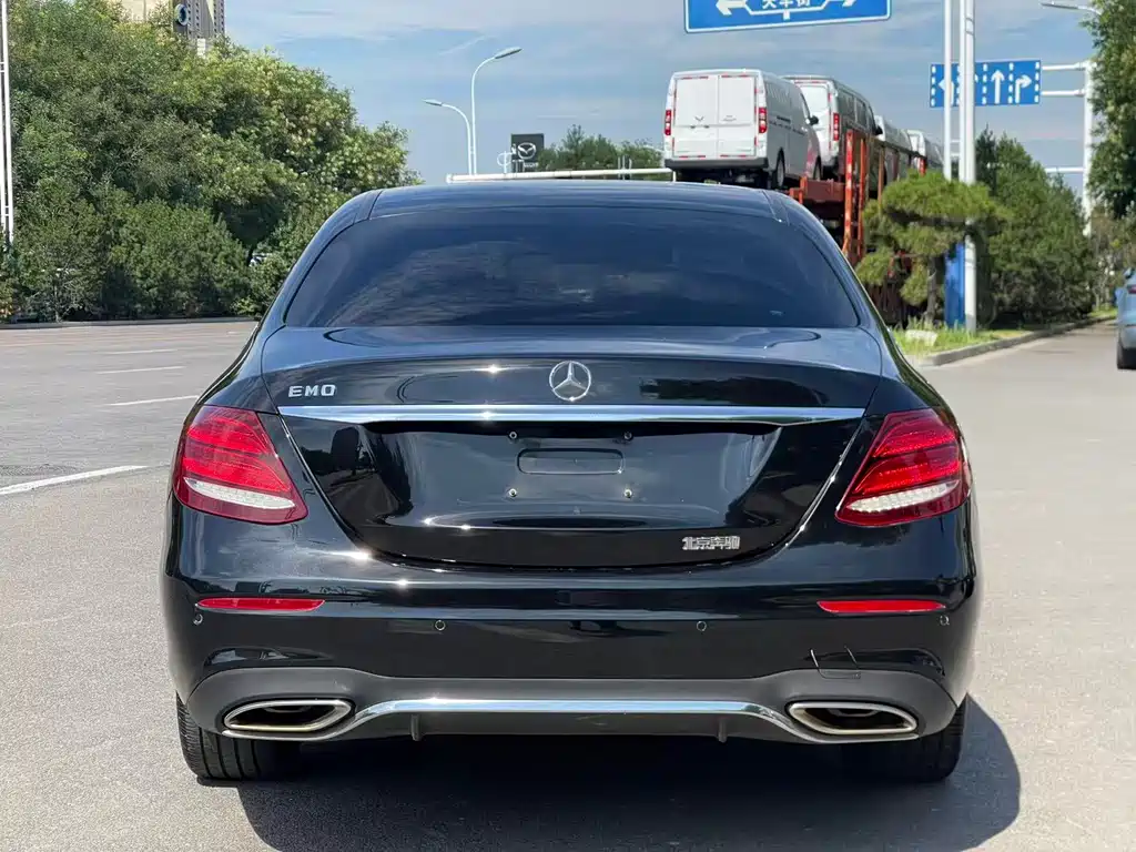 Mercedes-Benz E-Class 2017 — фото 13