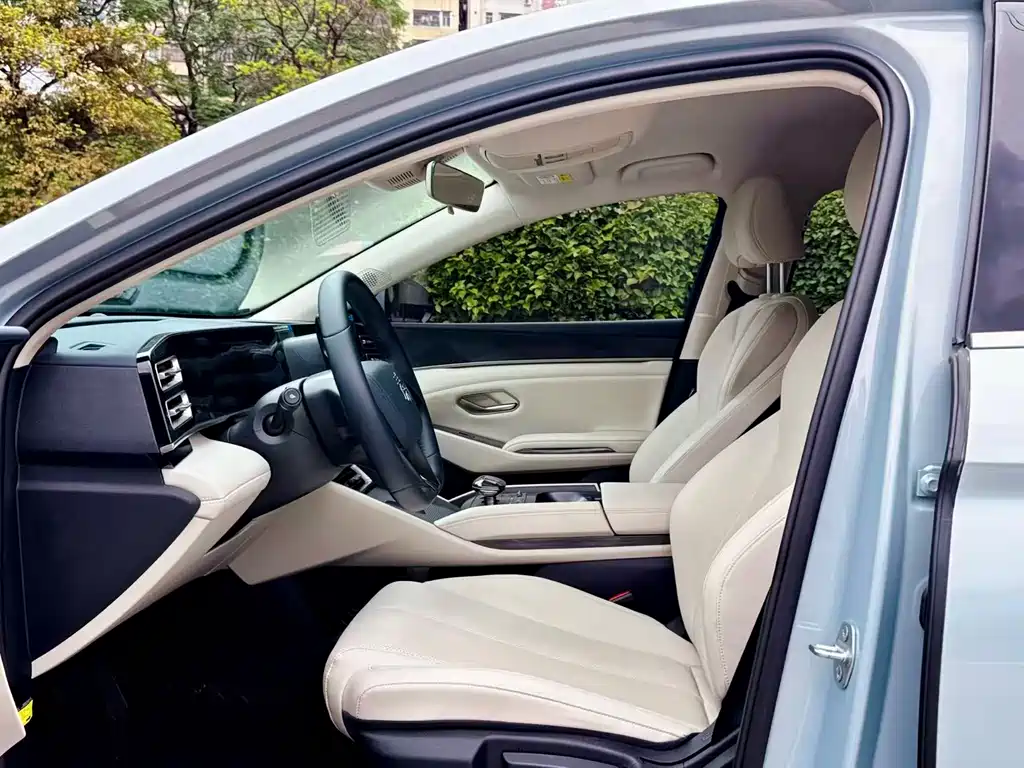 BYD Qin L 2025 — фото 12