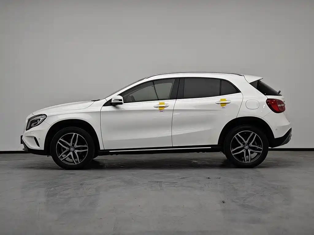 Mercedes-Benz GLA 2016 — фото 13