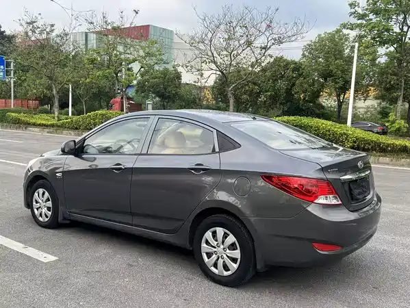 Hyundai Accent 2010