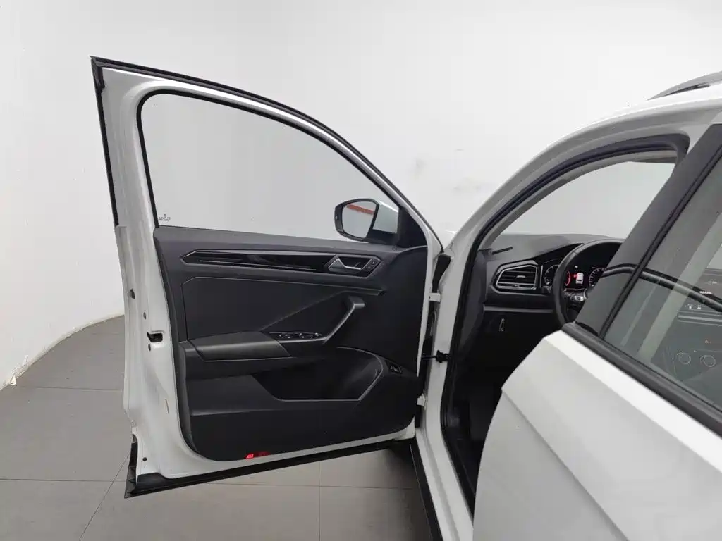 Volkswagen T-Roc 2020 — фото 8
