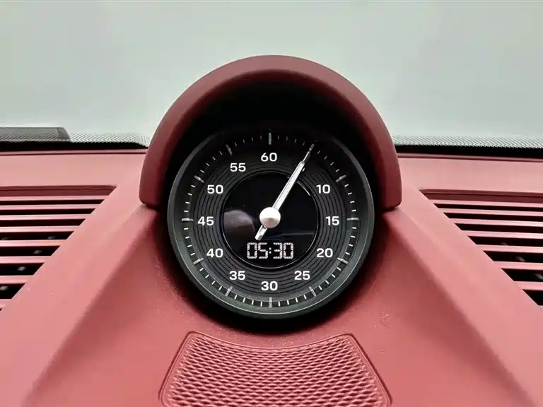 Porsche 911 2025 — фото 10