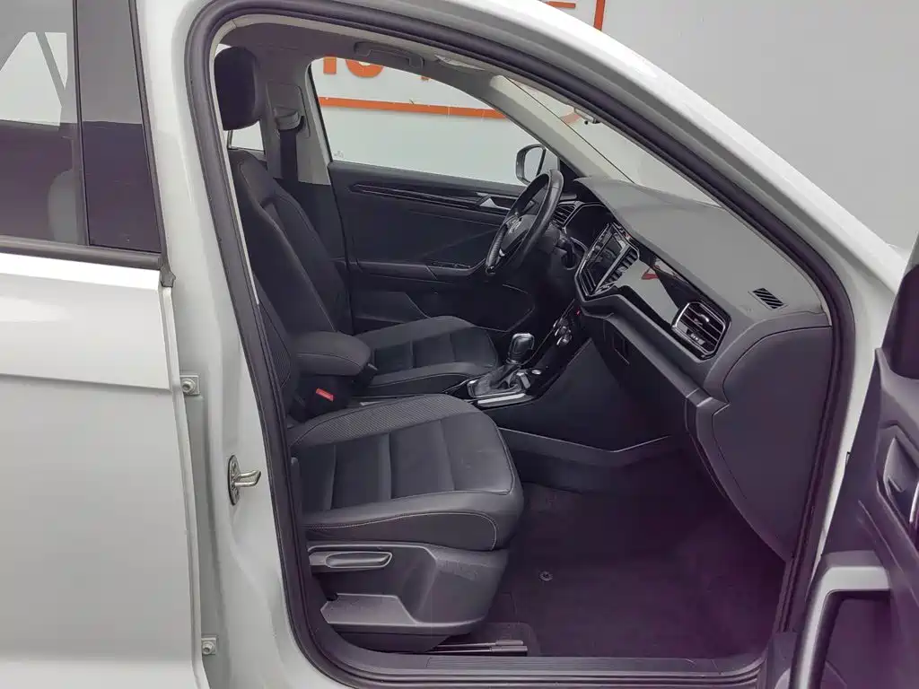 Volkswagen T-Roc 2020 — фото 23