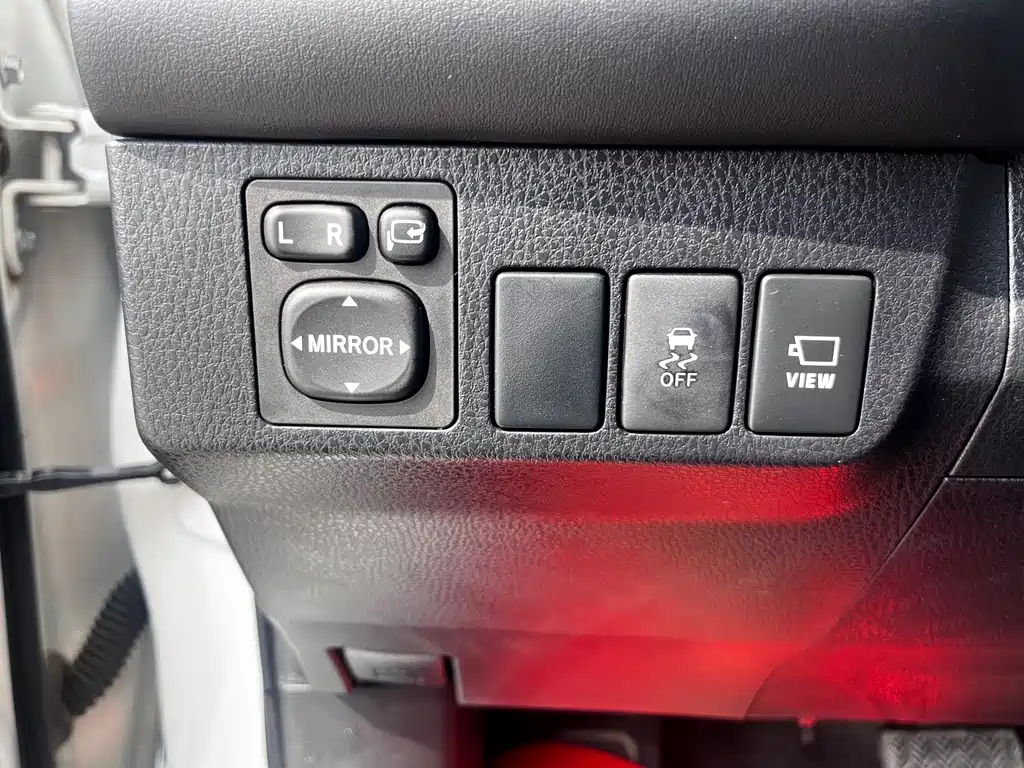 Toyota RAV4 2017 — фото 14