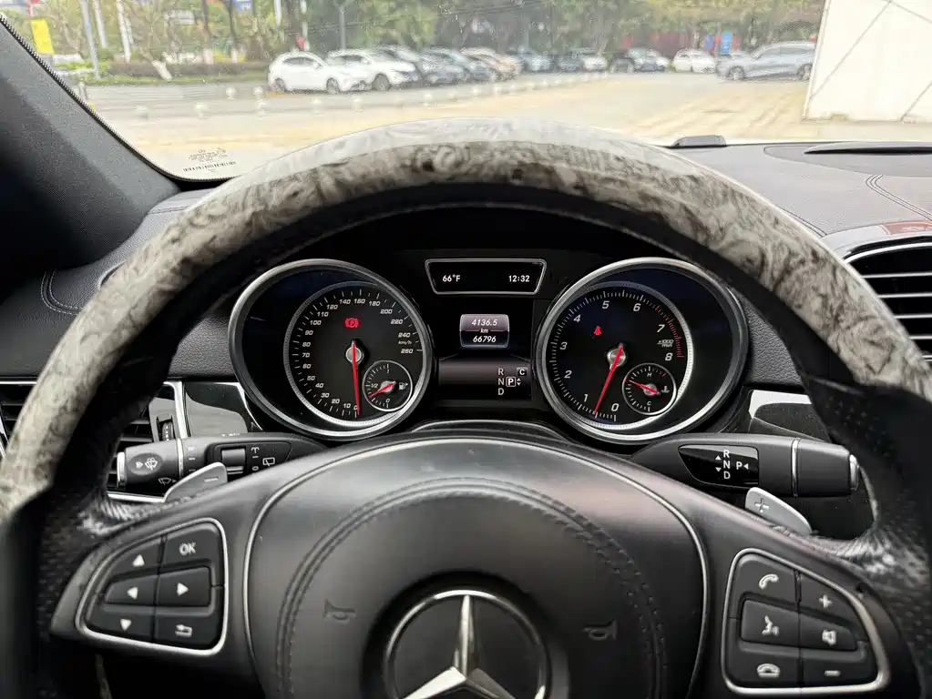 Mercedes-Benz GLS 2017 — фото 10