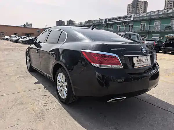 Buick LaCrosse 2012