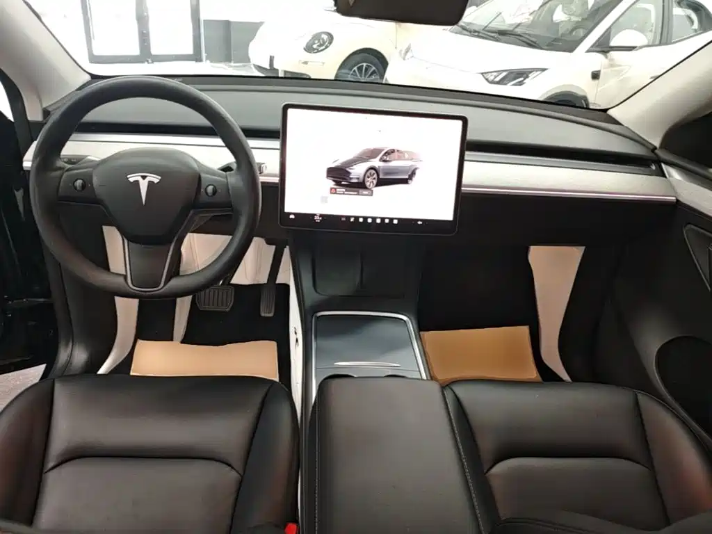 Tesla Model Y 2024 — фото 10