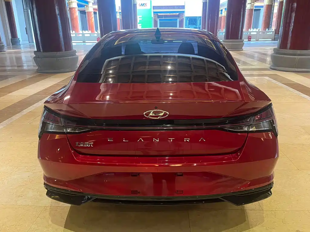 Hyundai Elantra 2022