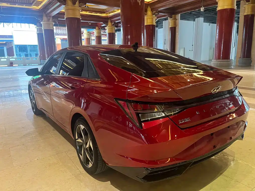 Hyundai Elantra 2022