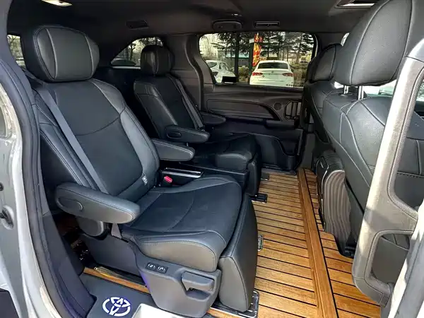 Toyota Sienna 2023